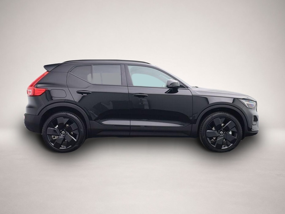 Volvo XC40 (04/2026, Benzin)