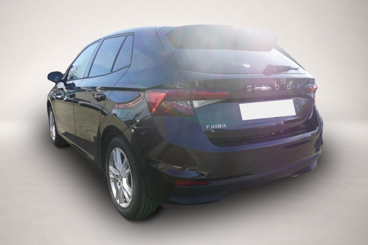 Skoda Fabia (11/2025, Benzin)