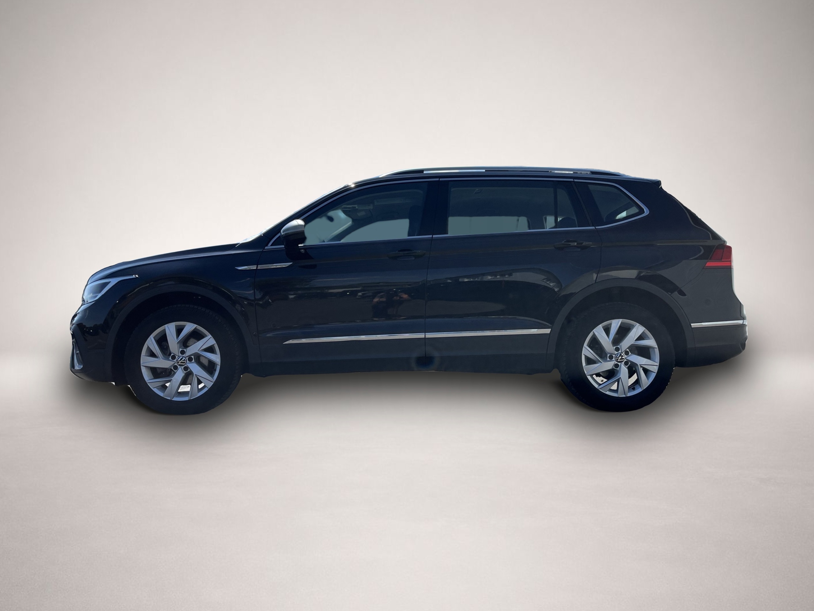 Volkswagen Tiguan Allspace (05/2025, Benzin)