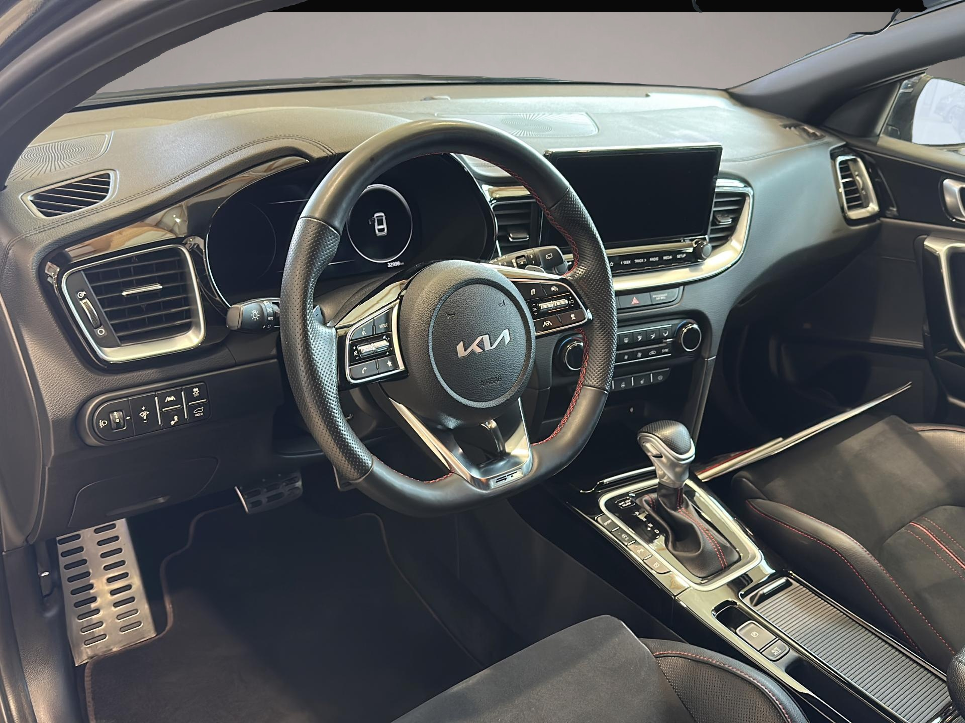 KIA cee'd / Ceed (10/2023, Benzin)