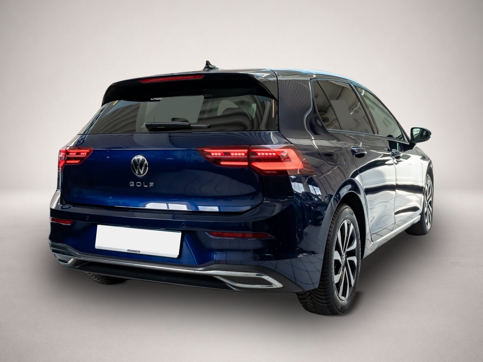 Volkswagen Golf (01/2022, Benzin)