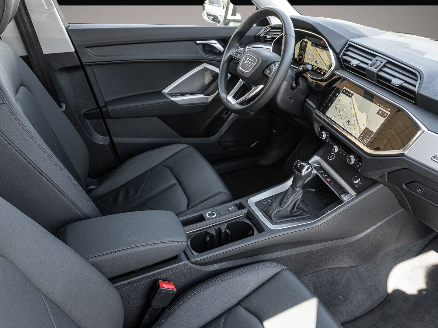 Audi Q3 (02/2023, )