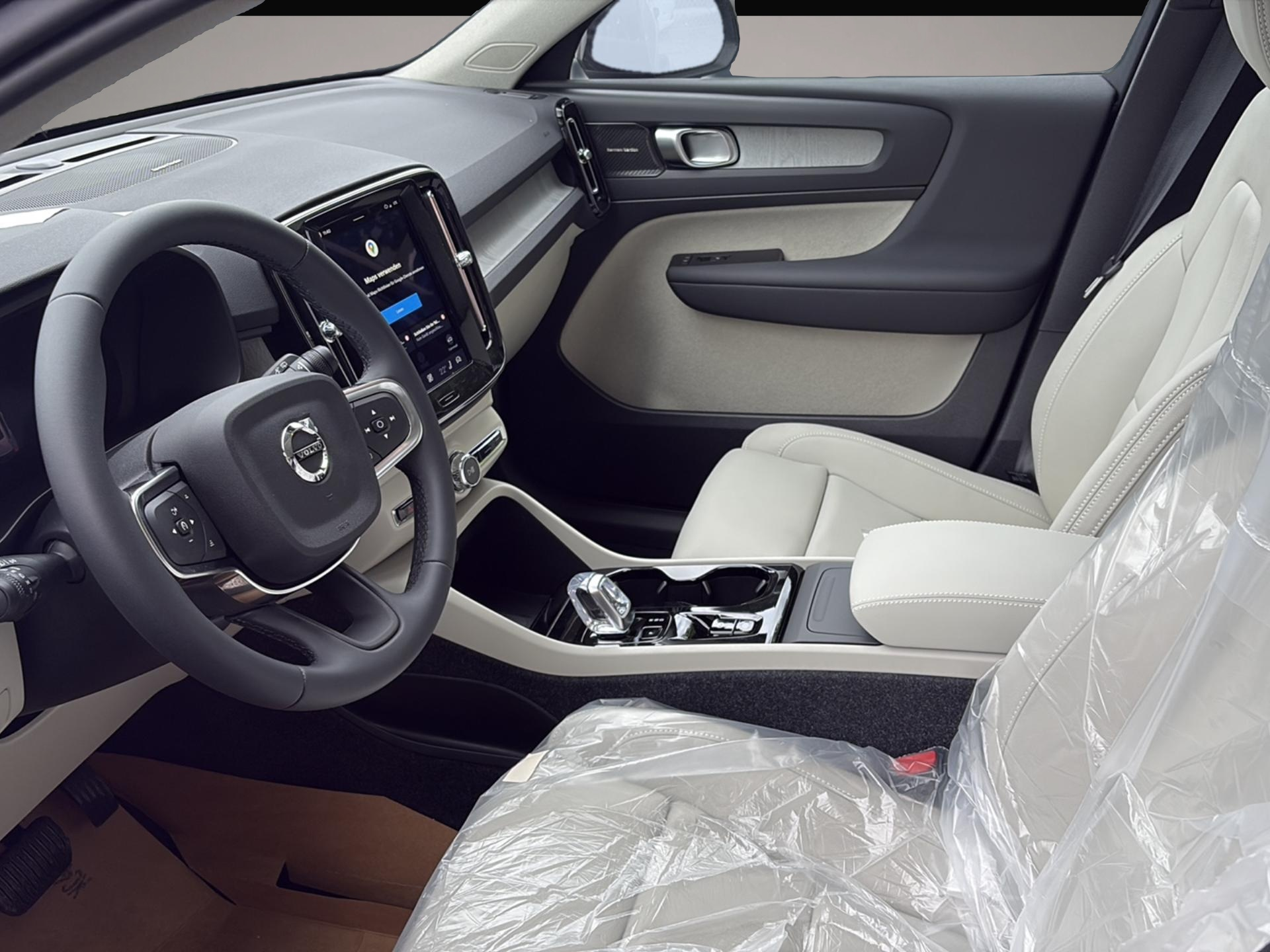 Volvo XC40 (06/2026, Benzin)