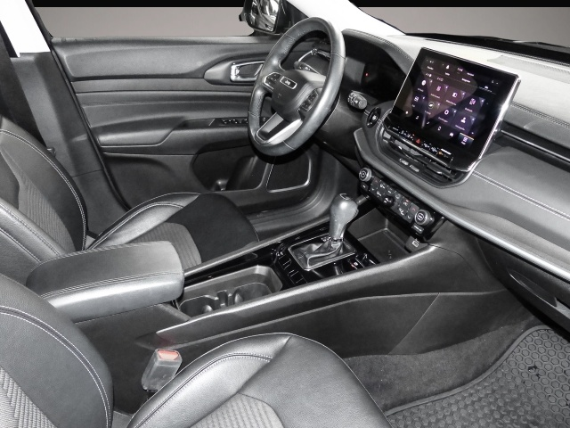 Jeep Compass (11/2023, Benzin)