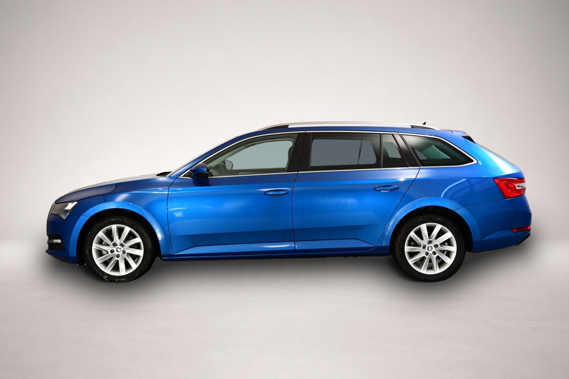 Skoda Superb (04/2024, Benzin)