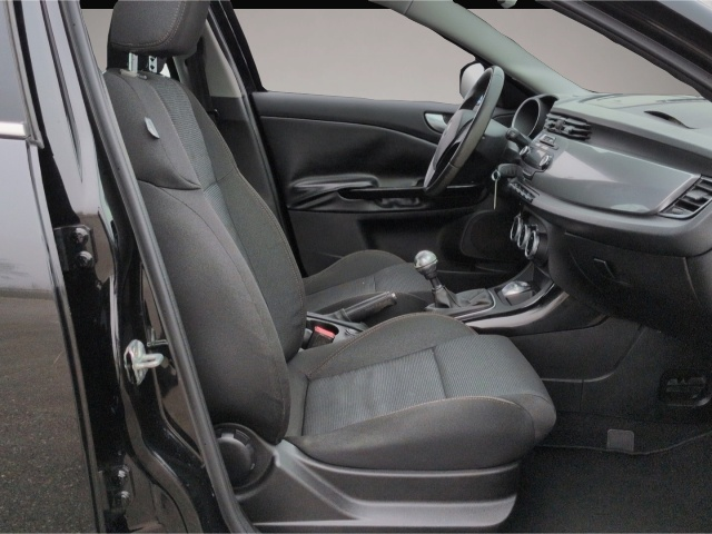 Alfa-Romeo Giulietta (05/2011, Benzin)