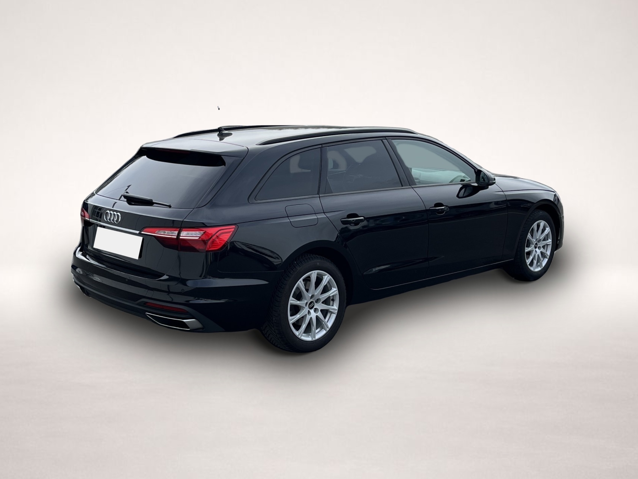 Audi A4 (08/2022, Benzin)