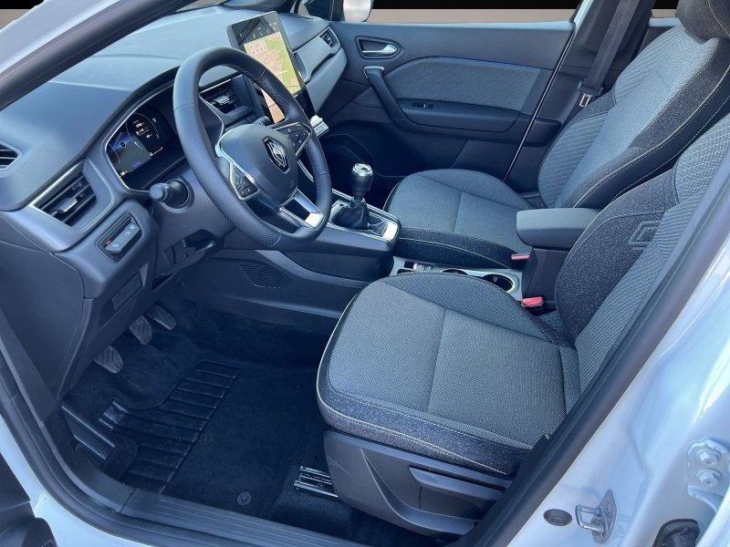 Renault Captur (06/2025, Benzin)