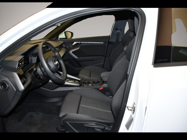 Audi A3 (01/2025, Benzin)