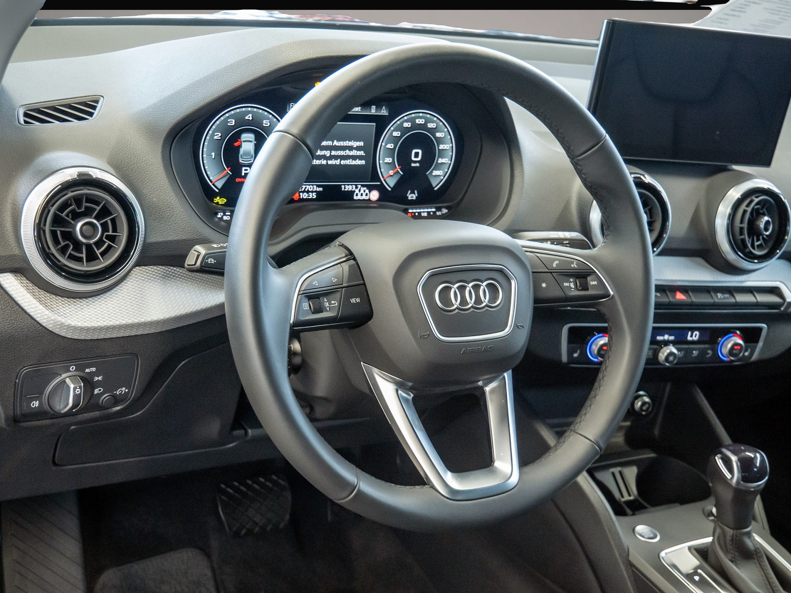 Audi Q2 (10/2025, Benzin)