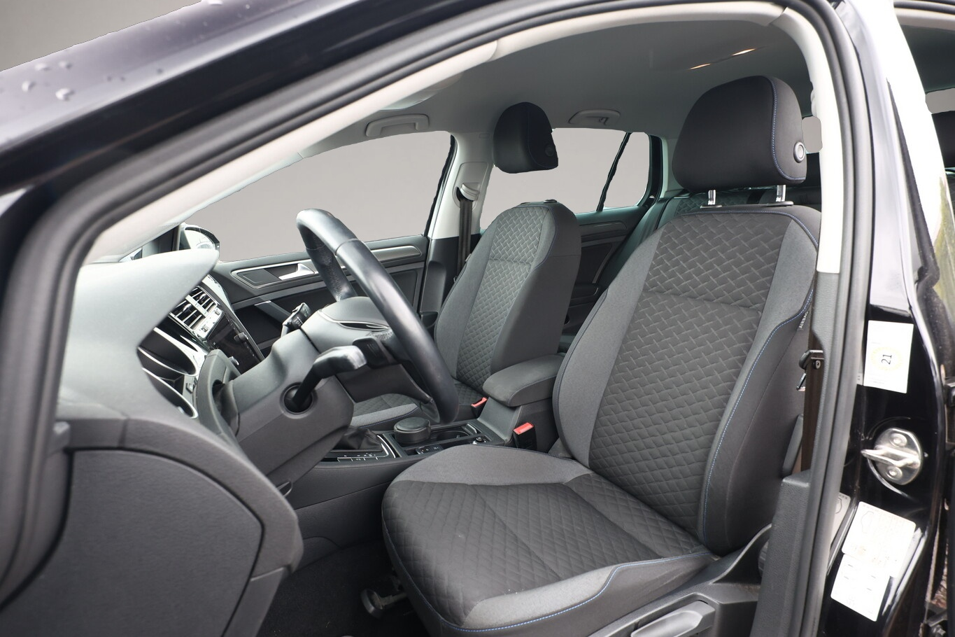 Volkswagen Golf (02/2019, Benzin)