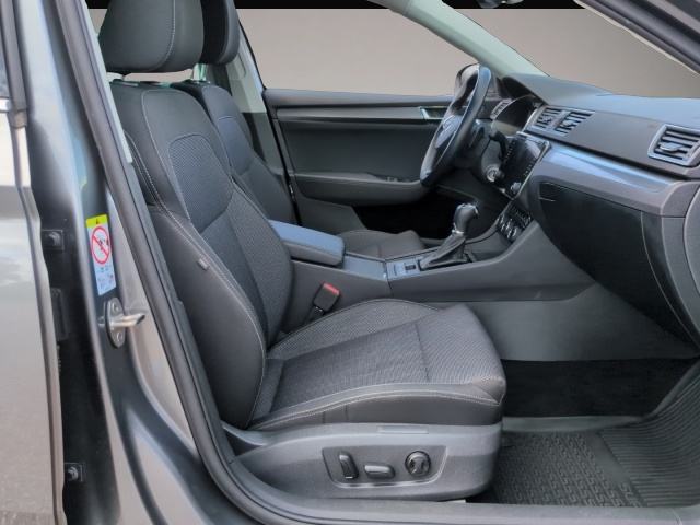 Skoda Superb (01/2023, Benzin)