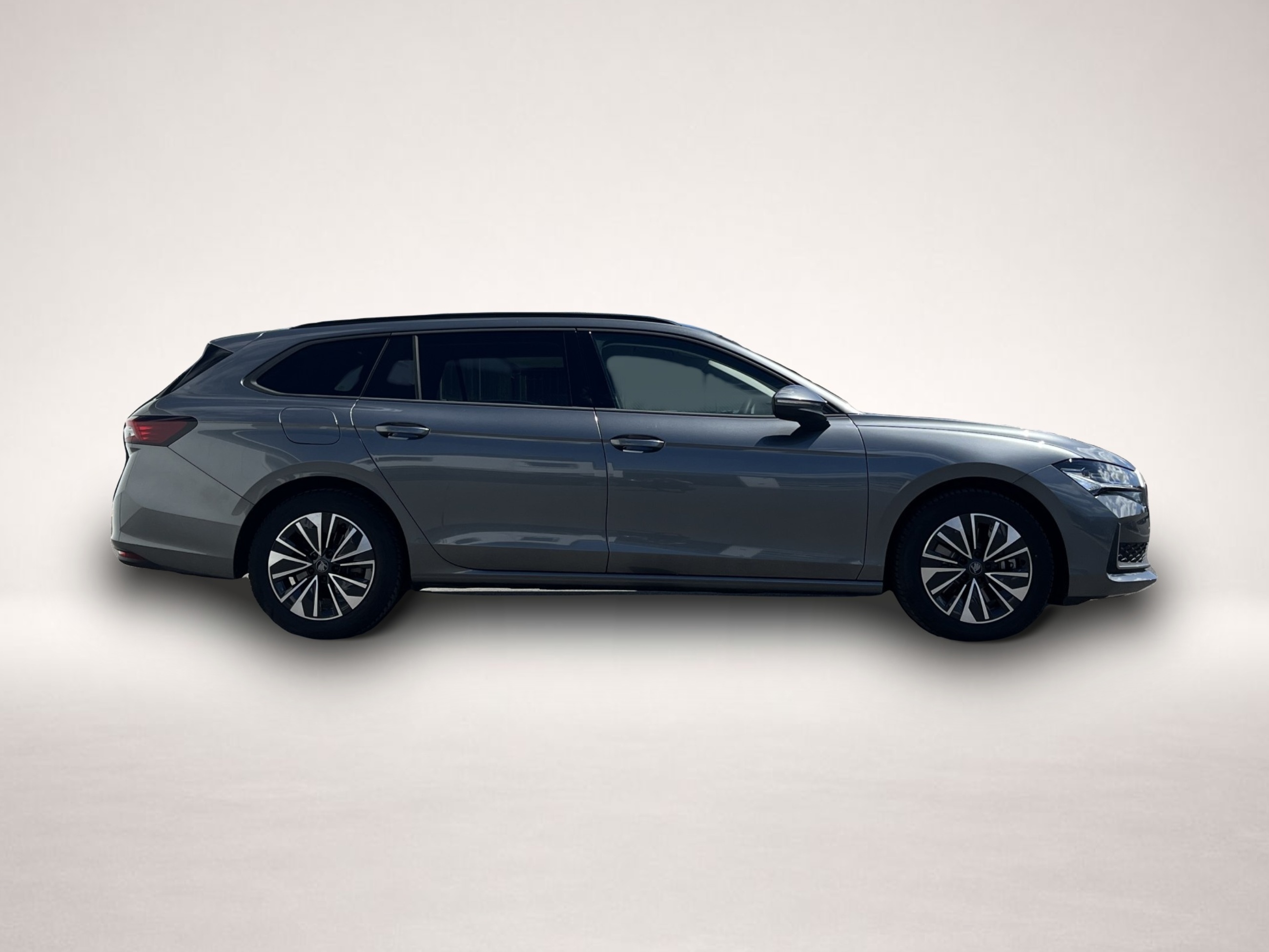 Skoda Superb (09/2025, Benzin)