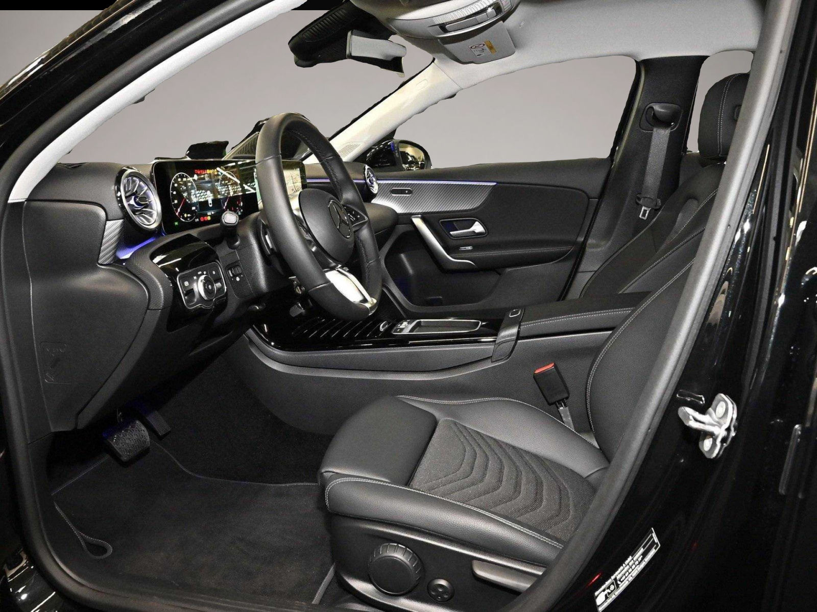 Mercedes-Benz A 200 (02/2025, Diesel)