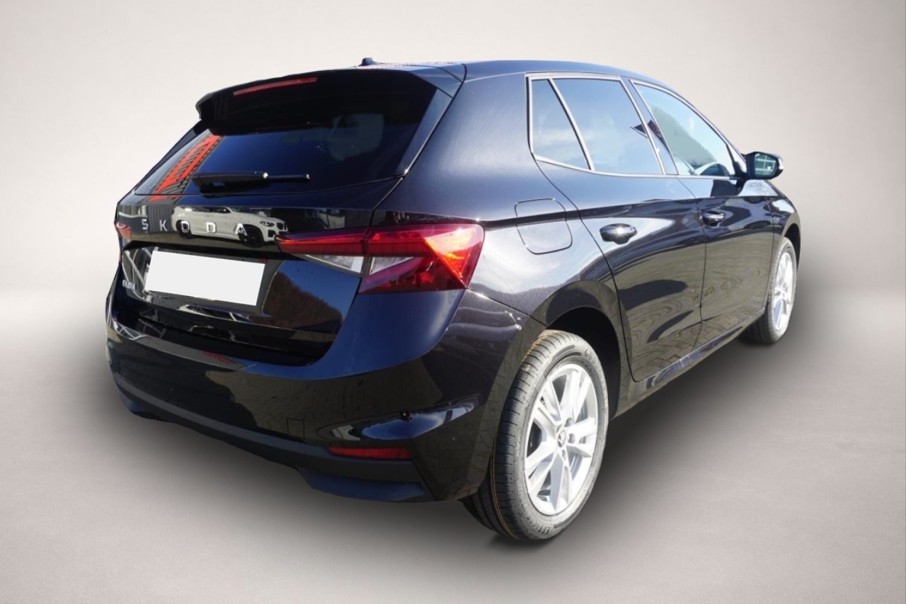 Skoda Fabia (11/2025, Benzin)