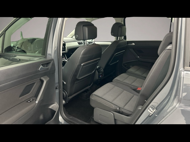 Volkswagen Touran (12/2025, Benzin)