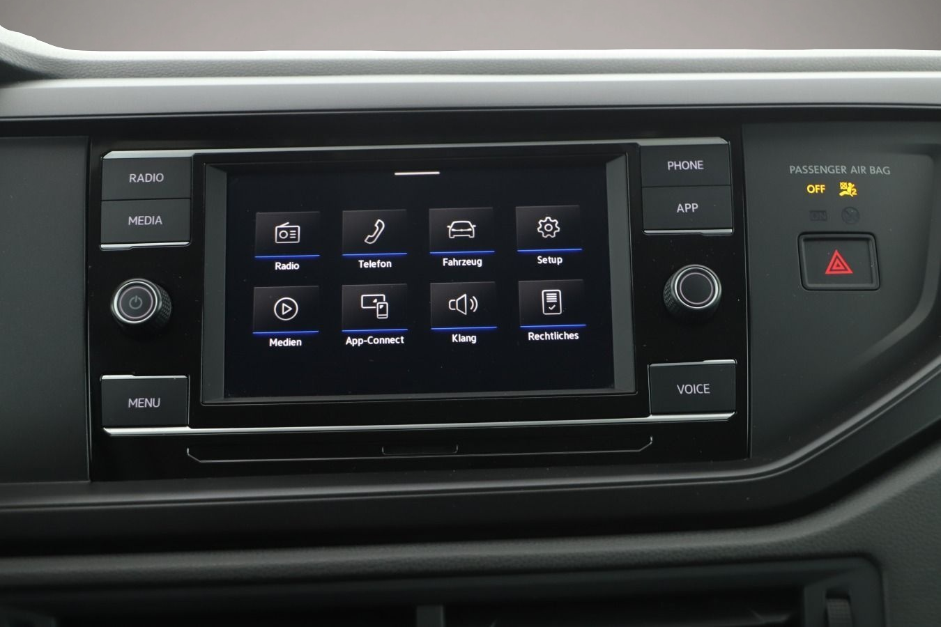 Volkswagen Polo (01/2022, Benzin)