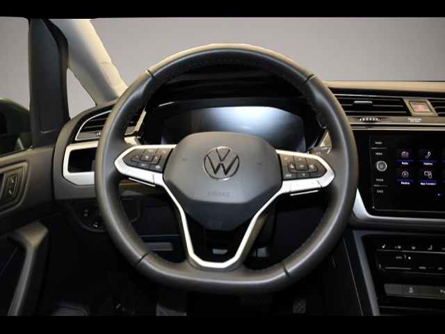 Volkswagen Touran (12/2025, Benzin)