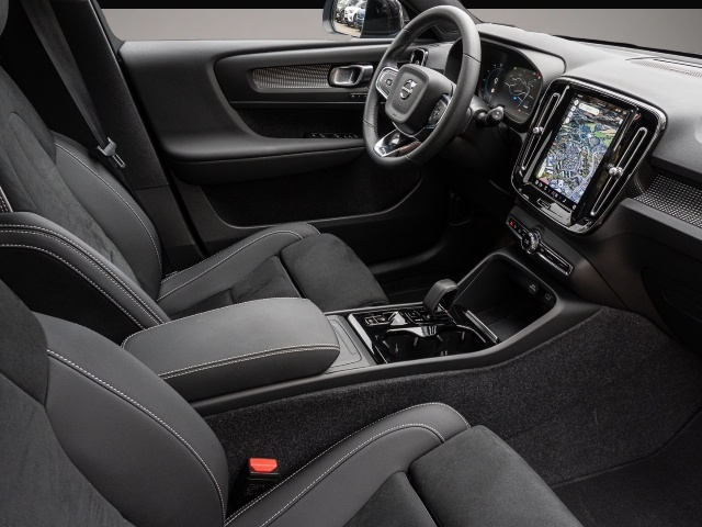 Volvo XC40 (12/2023, Benzin)