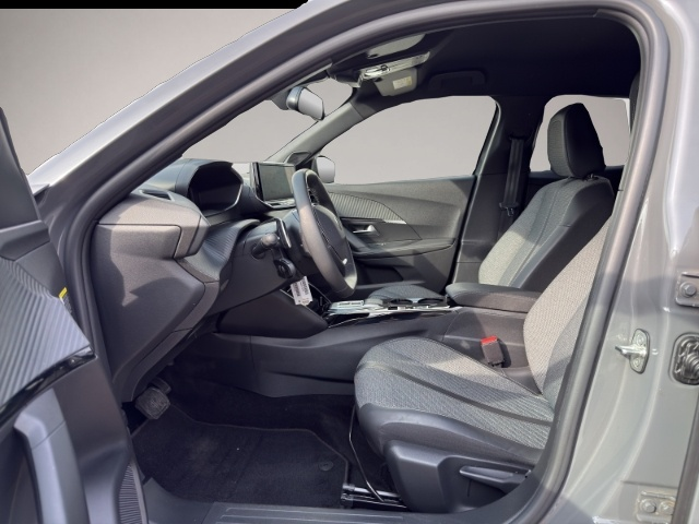 Peugeot 2008 (03/2024, Benzin)