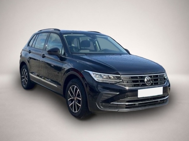 Volkswagen Tiguan (07/2021, Benzin)