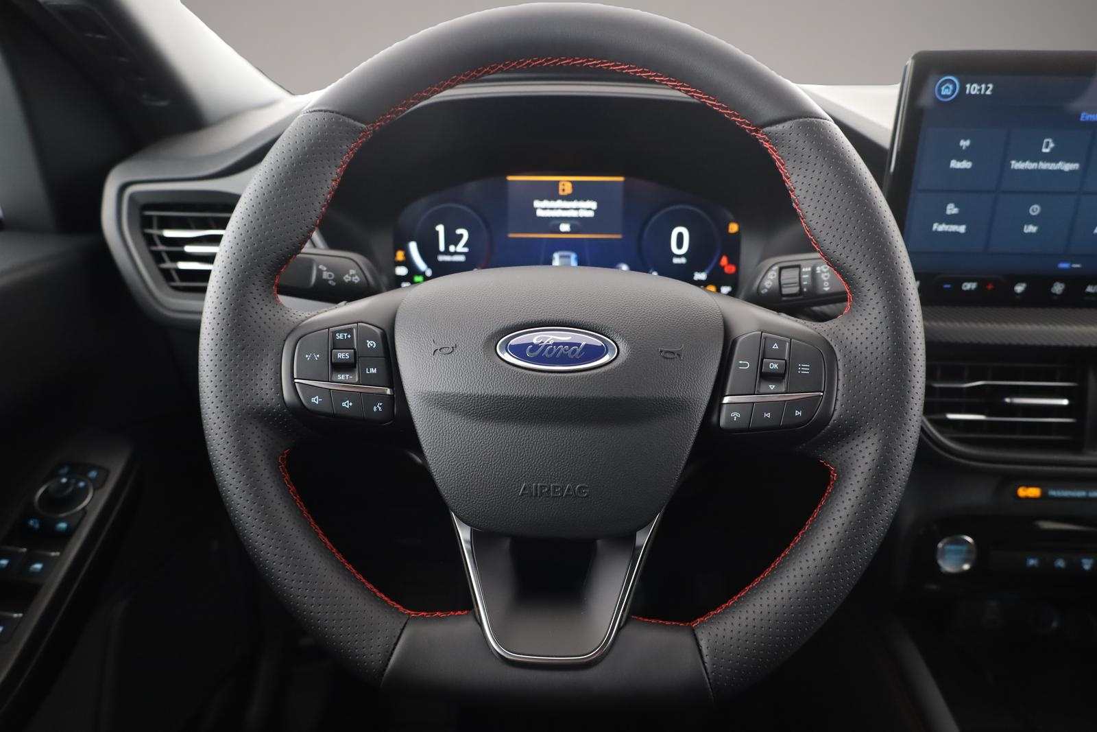 Ford Kuga (, Benzin)