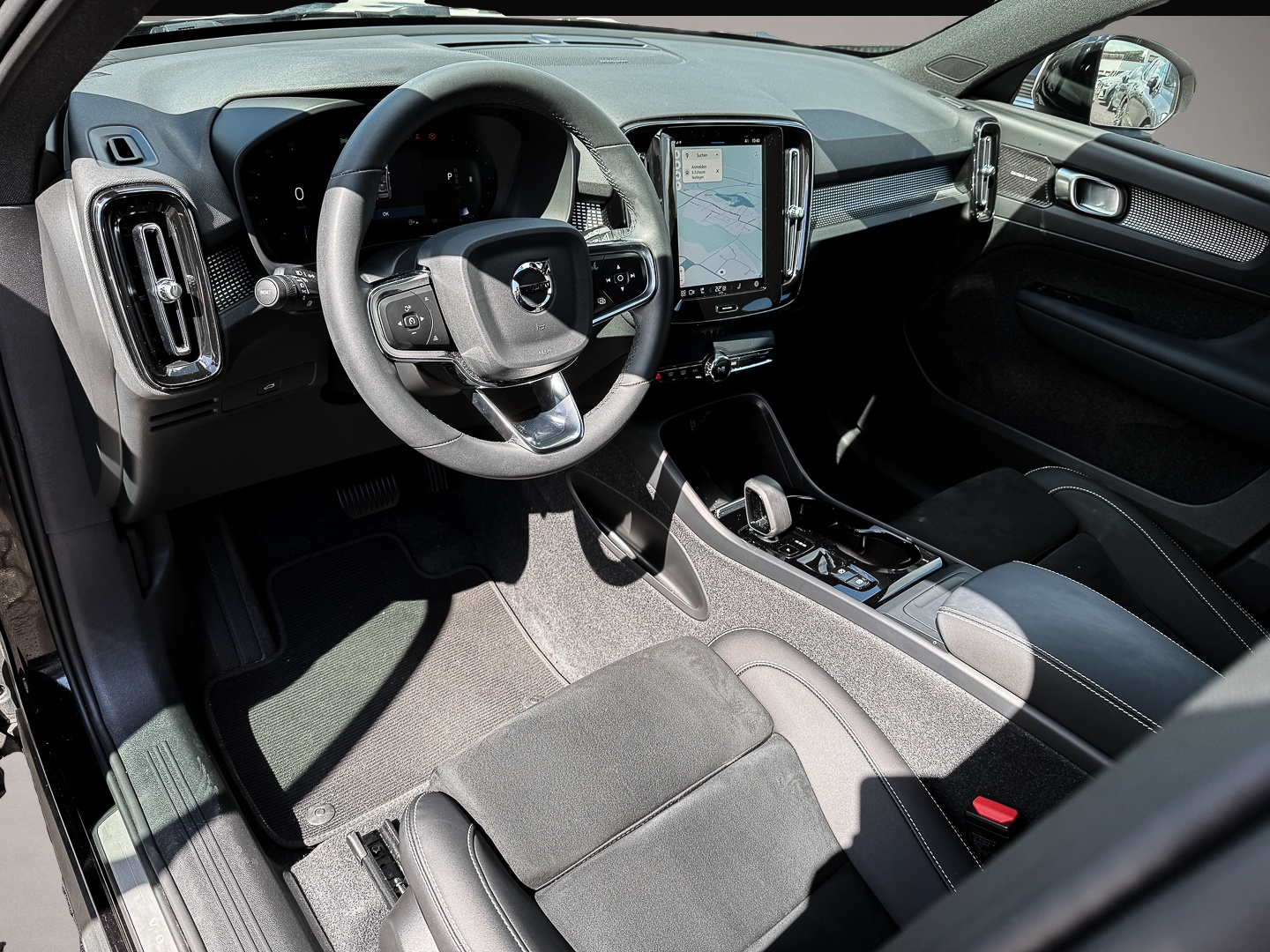 Volvo XC40 (12/2023, Benzin)
