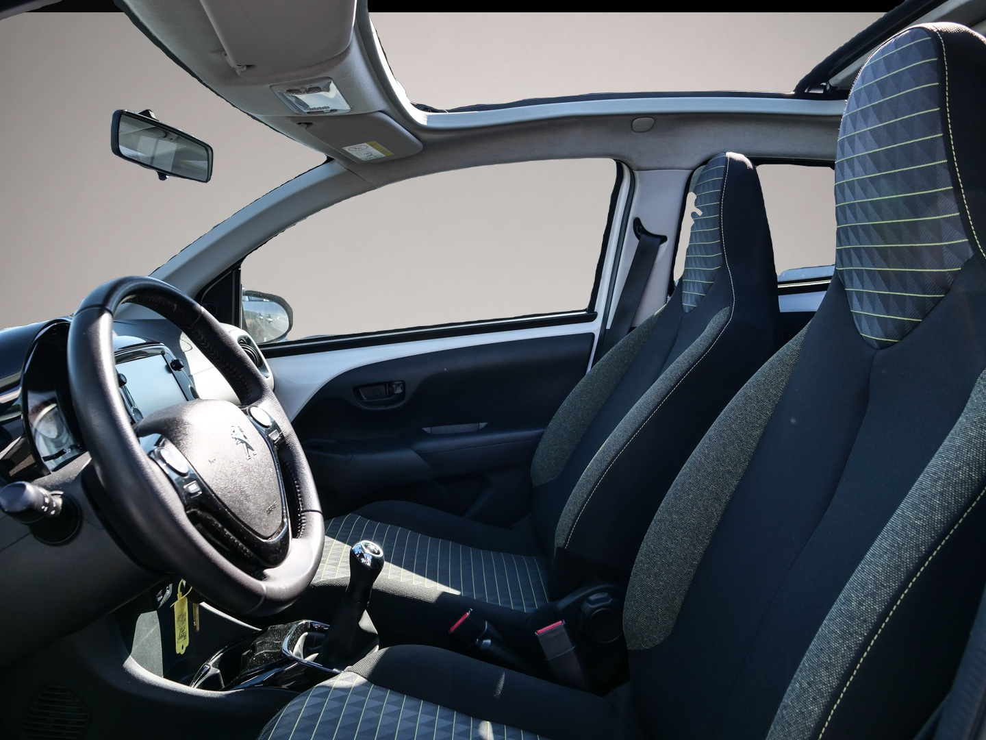 Peugeot 108 (07/2021, Benzin)