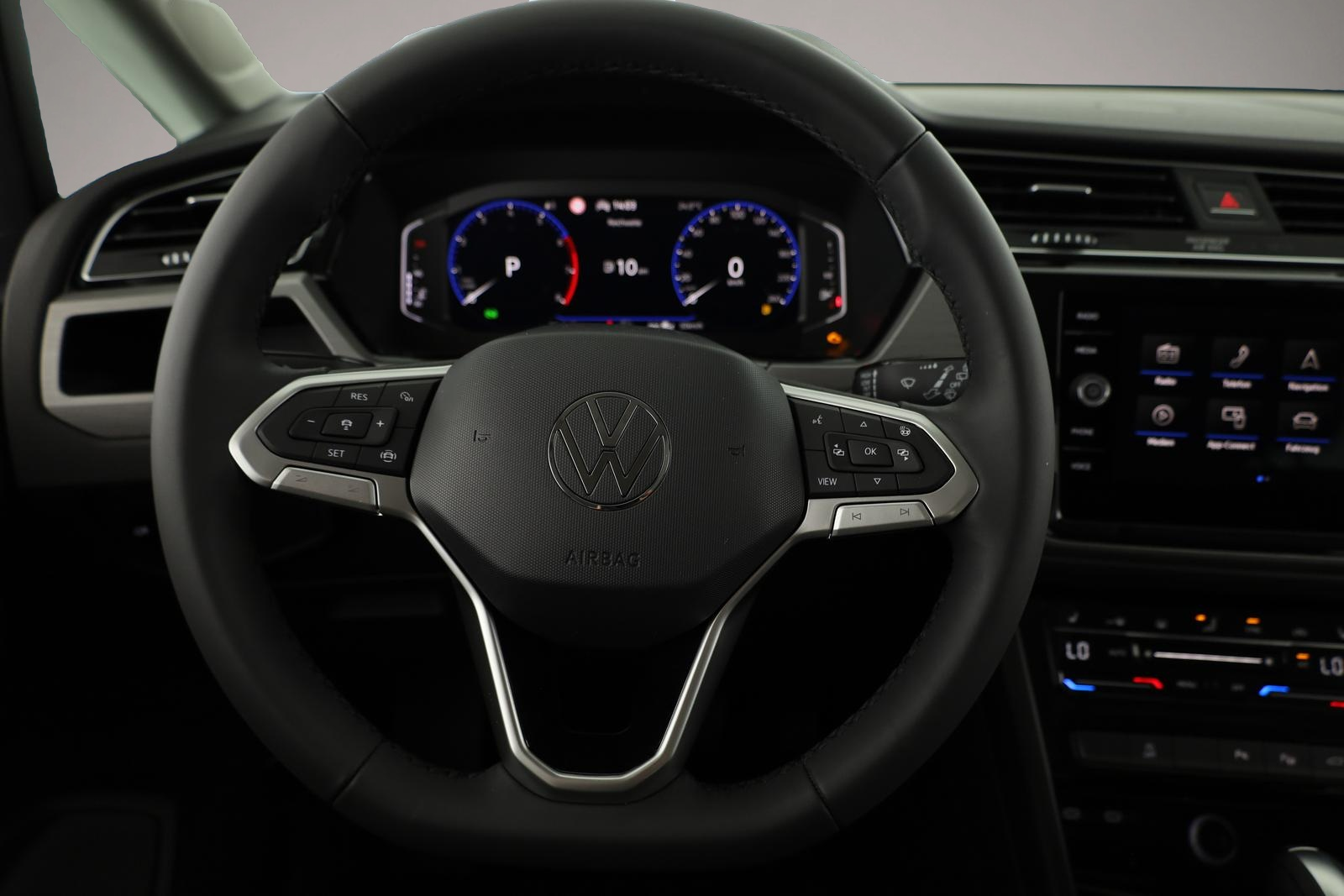 Volkswagen Touran (06/2026, Benzin)