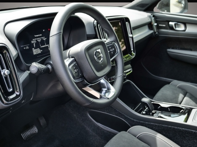 Volvo EX40 (05/2026, ELECTRIC)