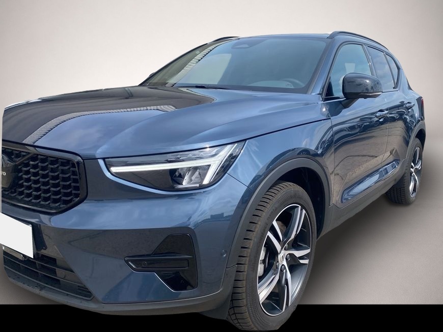 Volvo XC40 (10/2025, Benzin)