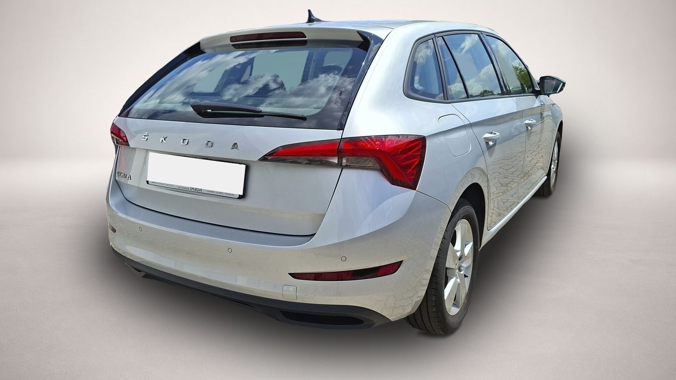 Skoda Scala (03/2022, Benzin)