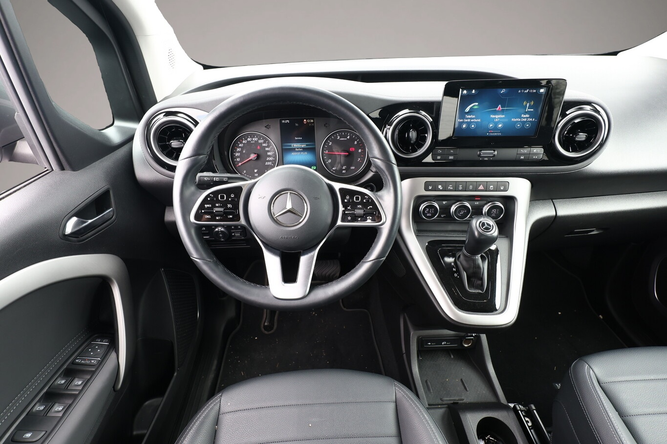 Mercedes-Benz A 180 (08/2023, Benzin)