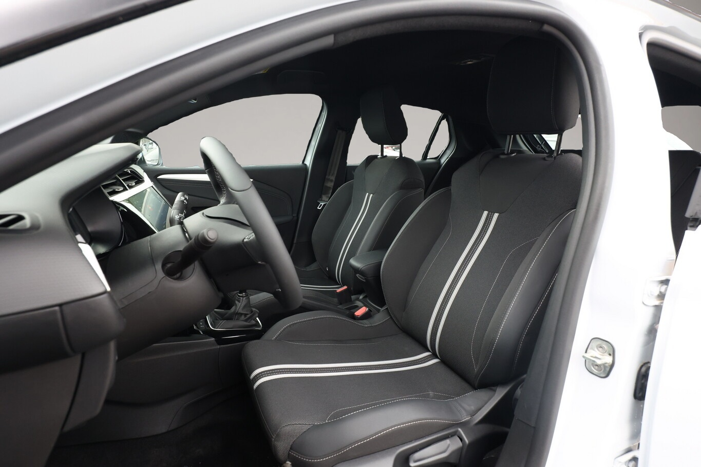 Opel Corsa (10/2025, Benzin)