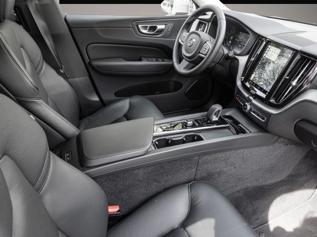 Volvo XC60 (12/2023, Benzin)