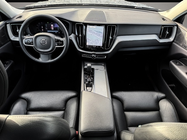 Volvo XC60 (12/2023, Benzin)