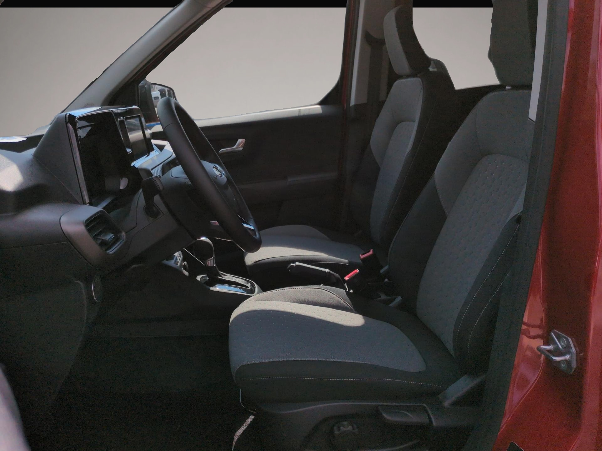 Ford Tourneo Courier (05/2026, Benzin)