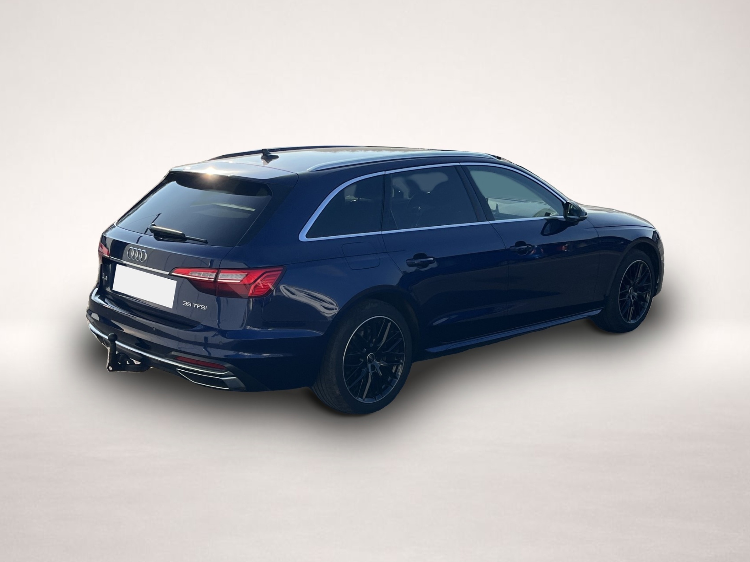 Audi A4 (03/2023, Benzin)