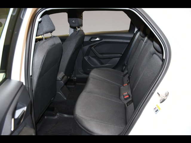 Audi A1 (11/2022, Benzin)