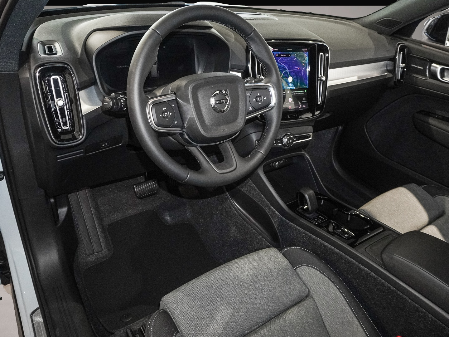 Volvo XC40 (05/2026, Benzin)