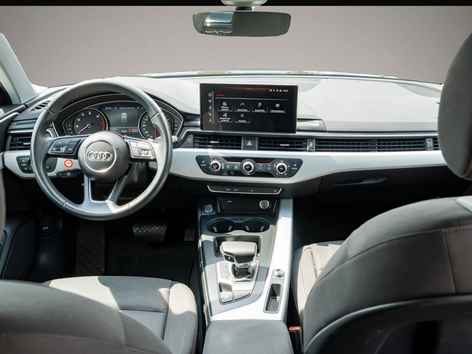 Audi A4 (05/2022, Benzin)