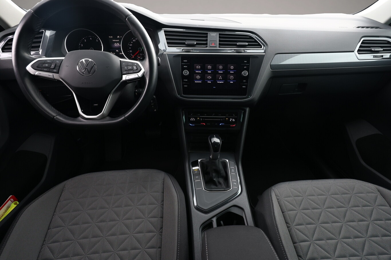 Volkswagen Tiguan (04/2021, Benzin)