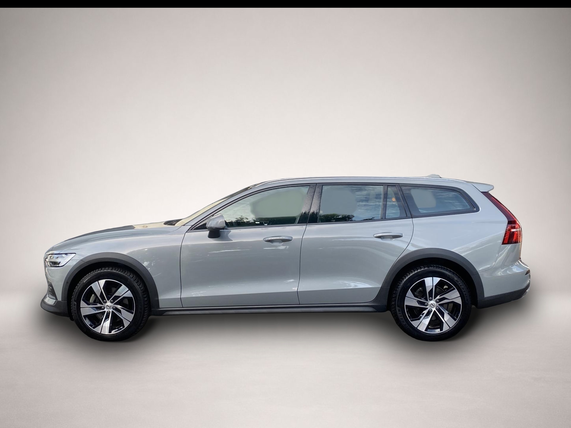 Volvo V60 Cross Country (07/2023, Diesel)