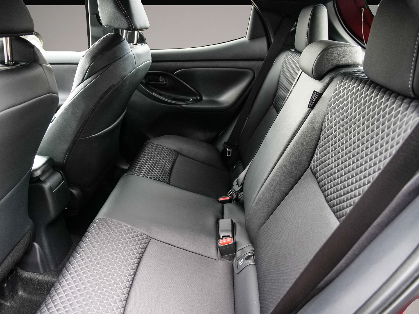 Mazda 2 Hybrid, image 6 of 6