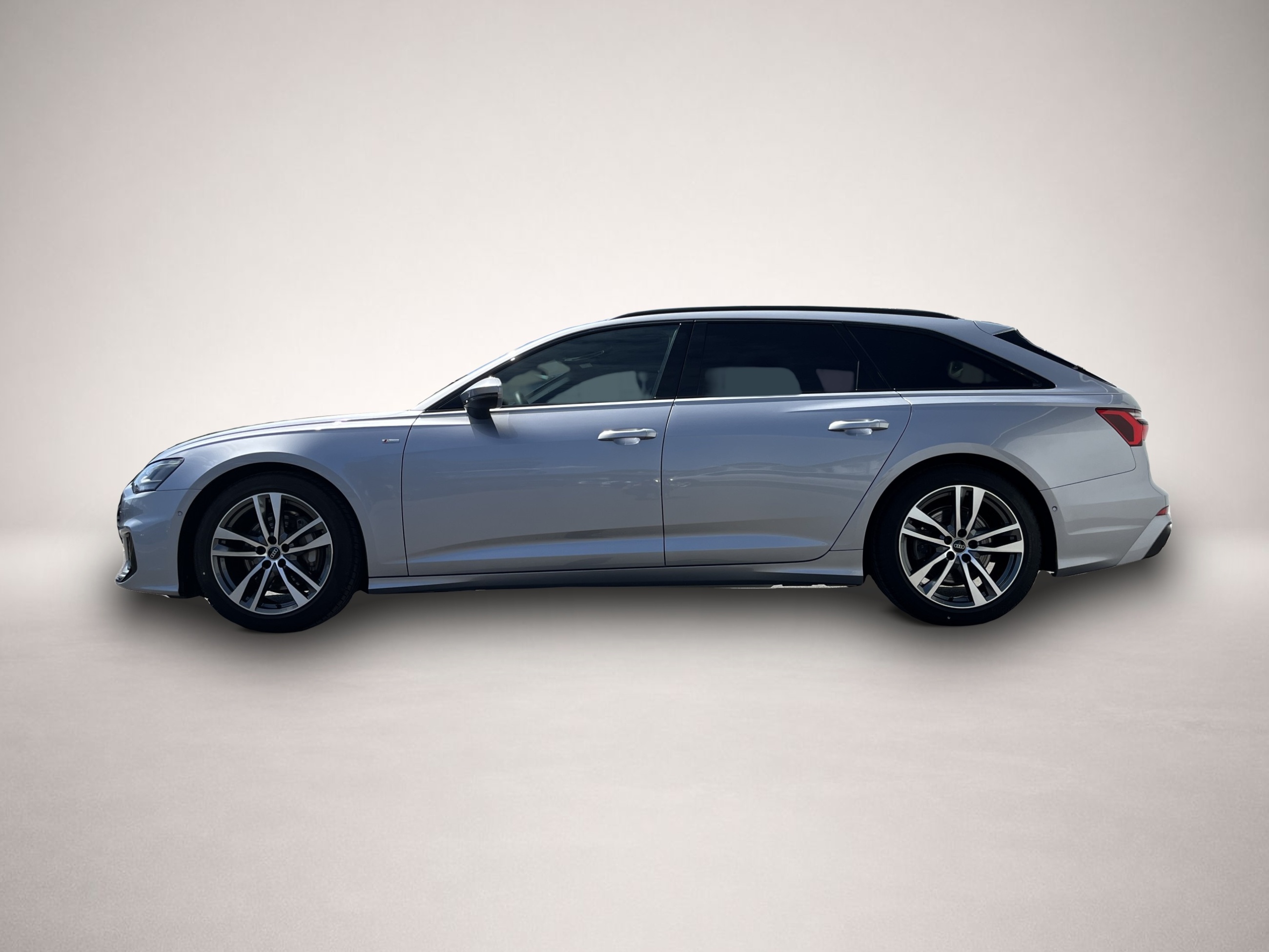 Audi A6 (02/2023, Benzin)