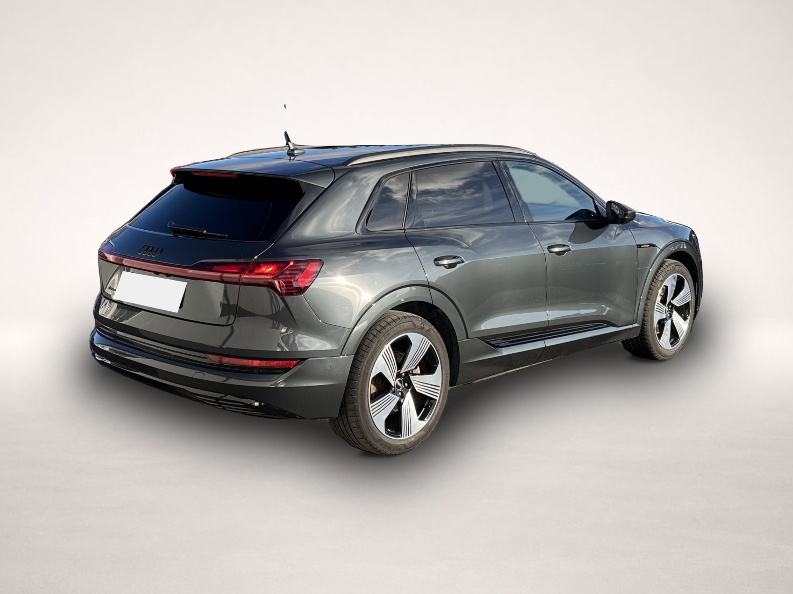 Audi e-tron (03/2022, ELECTRIC)