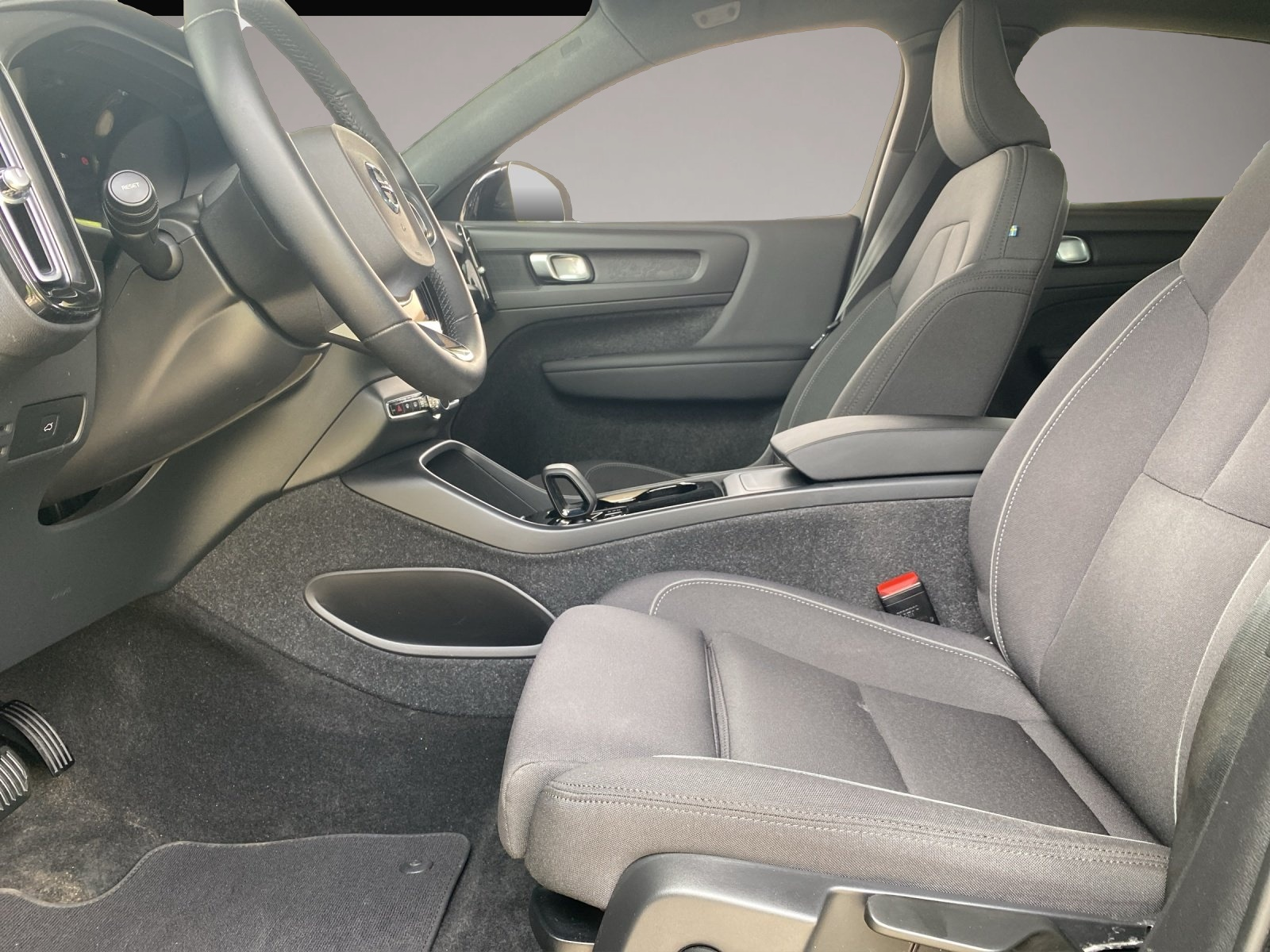 Volvo C40 (11/2022, ELECTRIC)