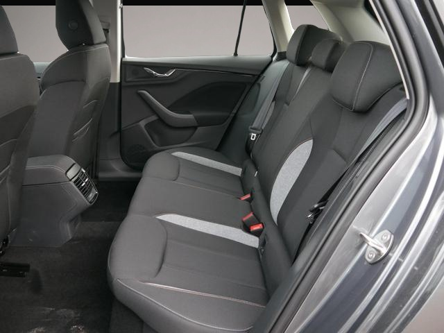Skoda Kamiq (03/2026, Benzin)