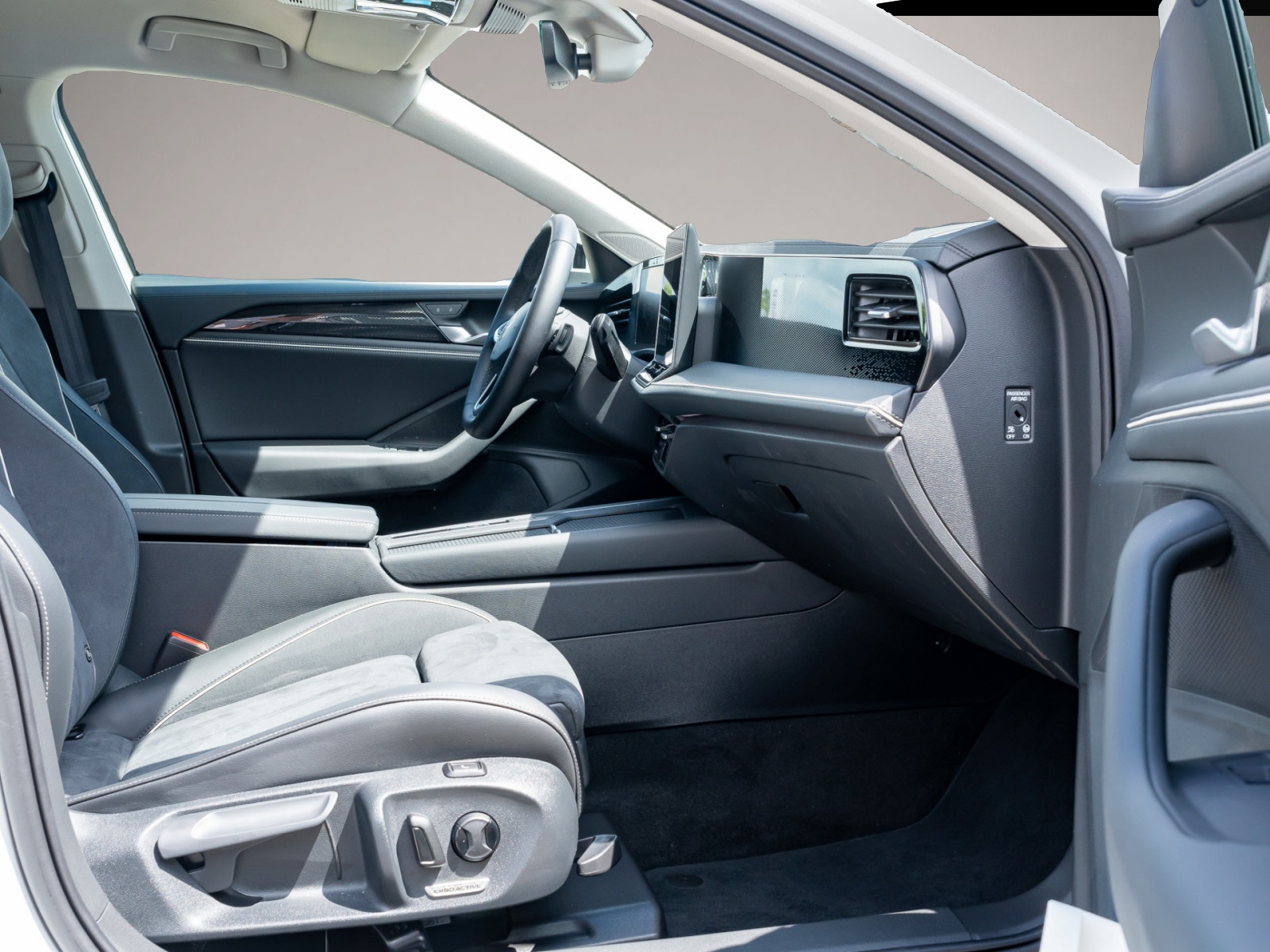 Volkswagen Passat (07/2025, Benzin)
