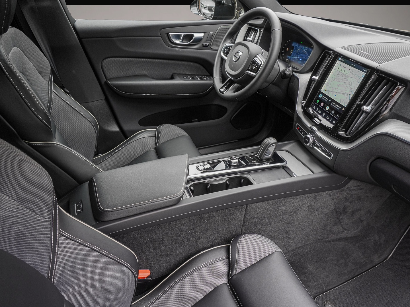 Volvo XC60 (06/2023, Benzin)
